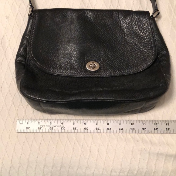 Mint condition Coach shoulder bag - Picture 7 of 8